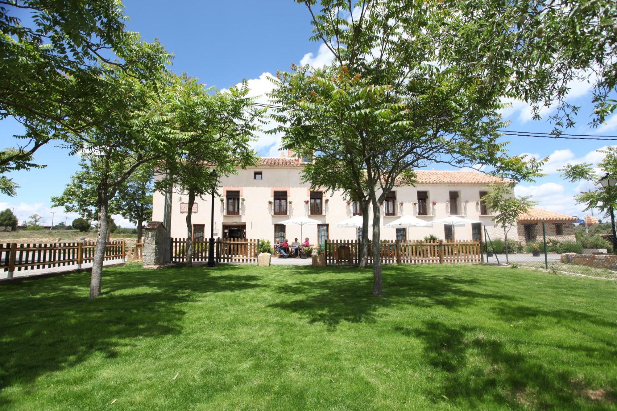 Hotel La Fonda De La Estacion La Puebla De Valverde Dış mekan fotoğraf